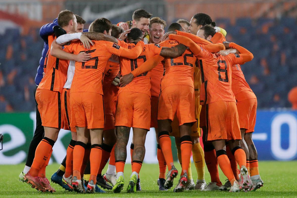 荷兰足球在线的相关图片